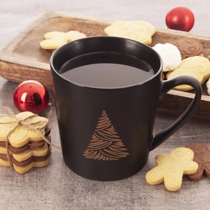 Kubek porcelanowy czarny choinka 500 ml