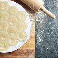 Pierożnica do uszek 24 cm
