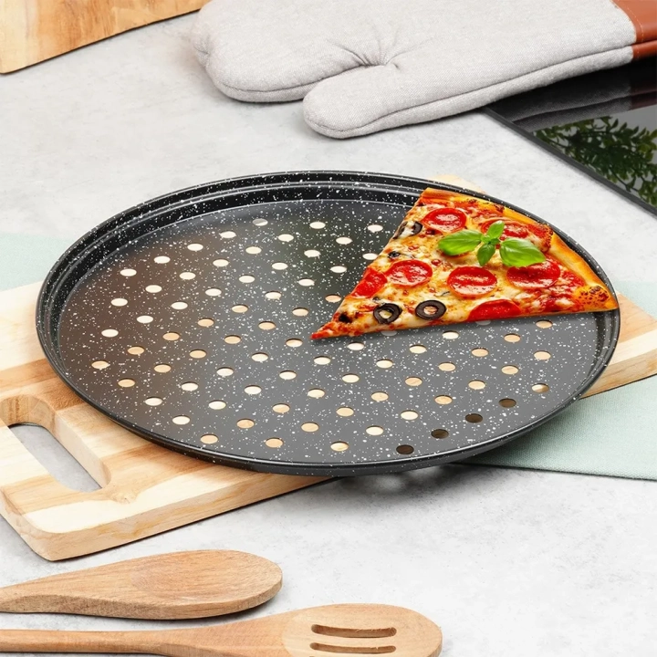 Forma do pizzy granitowa perforowana 28 cm