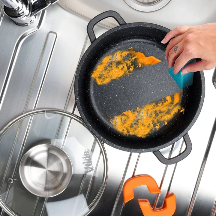Garnek granitowy ze szklaną pokrywką TERRUNA AROMA 20 cm, 2,1 l