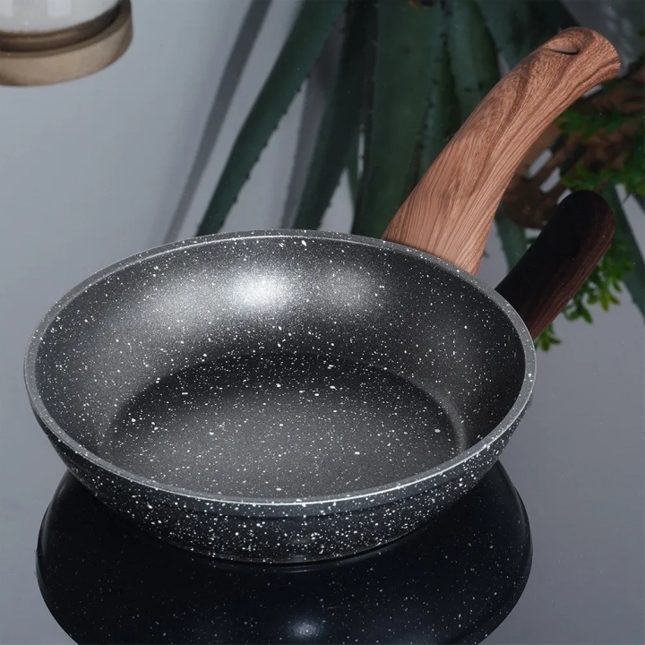 Patelnia granitowa BLACK&WOOD 16 cm