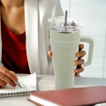 Kubek termiczny stalowy miętowy z uchwytem TERMO 1,2 l