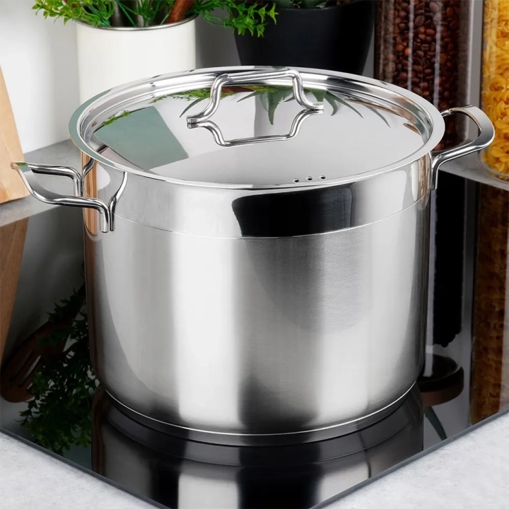 Garnek stalowy z pokrywką ANETT 26 cm, 10 l