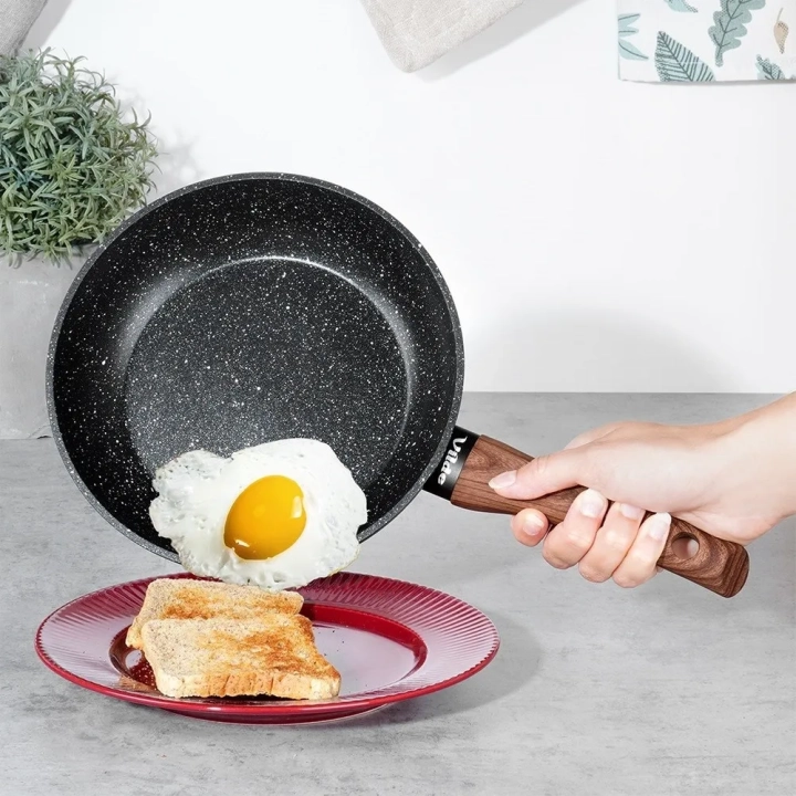 Patelnia granitowa BLACK&WOOD 20 cm