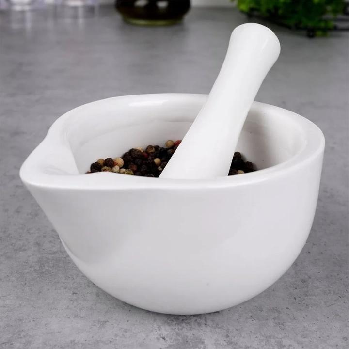 Moździerz do przypraw porcelanowy biały