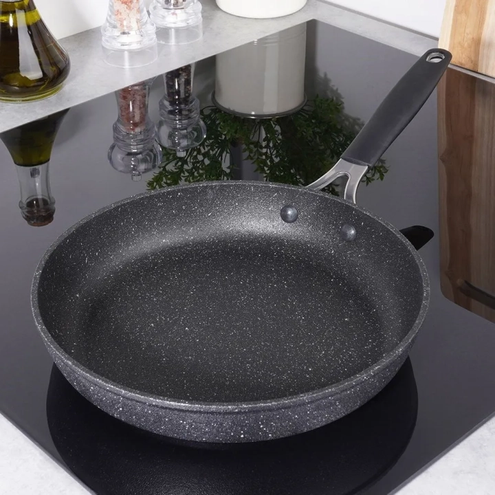 Patelnia granitowa nieprzywierająca STONER 24 cm