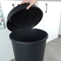 Kosz na śmieci plastikowy czarny 47 l