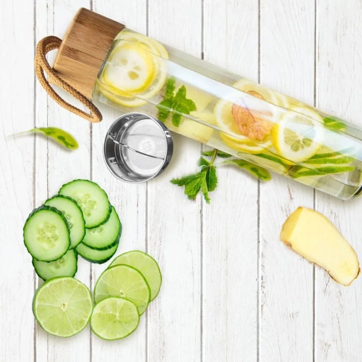 Butelka na wodę szklana z sitkiem 450 ml