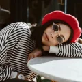Okulary przeciwsłoneczne FEISEDY w stylu retro żółte okrągłe metalowe B2422