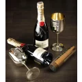 Kieliszek Moët & Chandon Ibiza 1 szt. Złoty elegancki kieliszek z tworzywa w złotym kolorze do szampana i drinków
