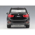 Model BMW X5 w skali 1:24 czarna kolekcjonerska miniatura luksusowego SUV-a