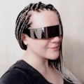Futurystyczne okulary przeciwsłoneczne srebrne stylowe okulary UV400 z lustrzaną powłoką, modny design unisex