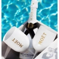 Kieliszek Moët & Chandon Ibiza 1 szt. Biały elegancki plastikowy kieliszek do szampana z logo, idealny na imprezy i plener