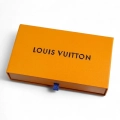 Kartonowe pudełko Louis Vuitton z wysuwaną szufladką, złotobrązowe