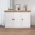 Komoda biała w salonie w stylu skandynawskim 3 drzwi