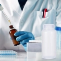 Zestaw butelek laboratoryjnych 500 ml PP szeroki wlew z zakrętką 15 sztuk