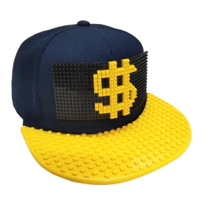 CZAPKA Z DASZKIEM DLA DOROSŁYCH KLOCKI DOLARY