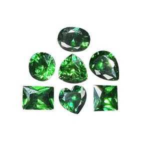 Szmaragd korundowy zestaw 7 szt różny kształt kamienie ozdobne w różnych formach