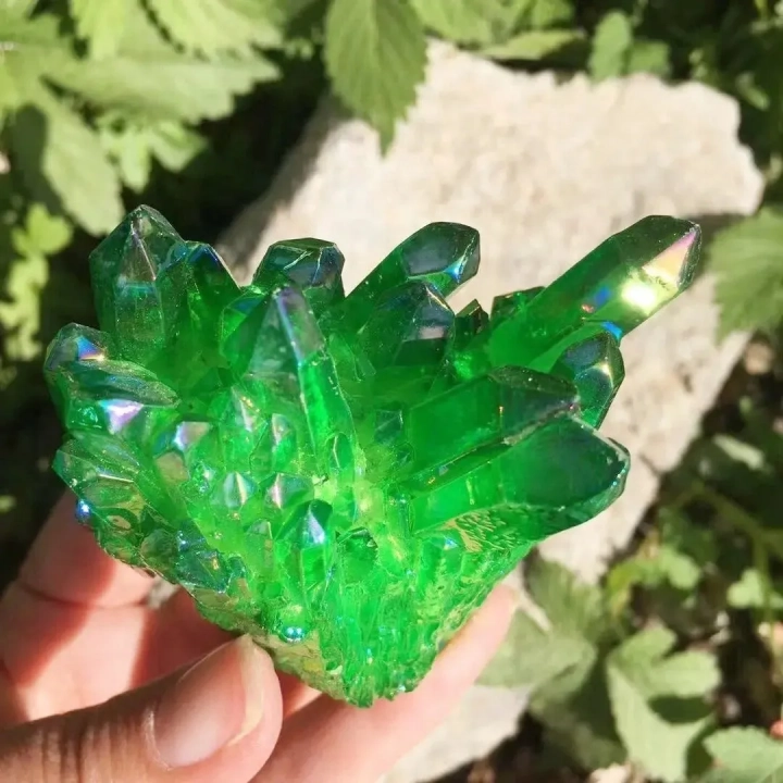 Zielony kwarc kamienny 70g Naturalny kamień kwarcowy zieloną powłoką Mineralny Prazem Kształt może różnić