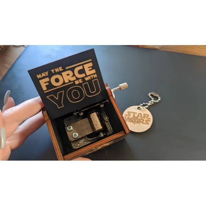 Pozytywka Gwiezdne Wojny Star Wars ręczna pozytywka z melodią dla fanów serii i kolekcjonerów