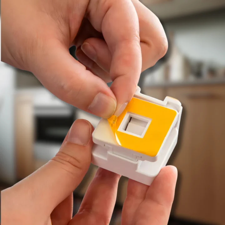 BLOKADA MAGNETYCZNA DO SZAFEK MAGNETYCZNE ZABEZPIECZENIE SZAFEK SZUFLAD