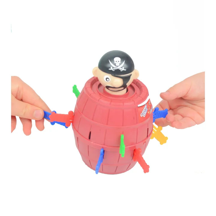 GRA W PIRATA UKŁUJ PIRATA SKACZĄCY PIRAT W BECZCE