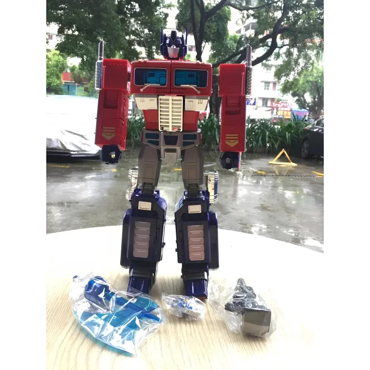 Duży Robot samochód, Auto robot 2w1 MP-10 32 cm transformująca się zabawka robota i samochodu z ruchomymi elementami