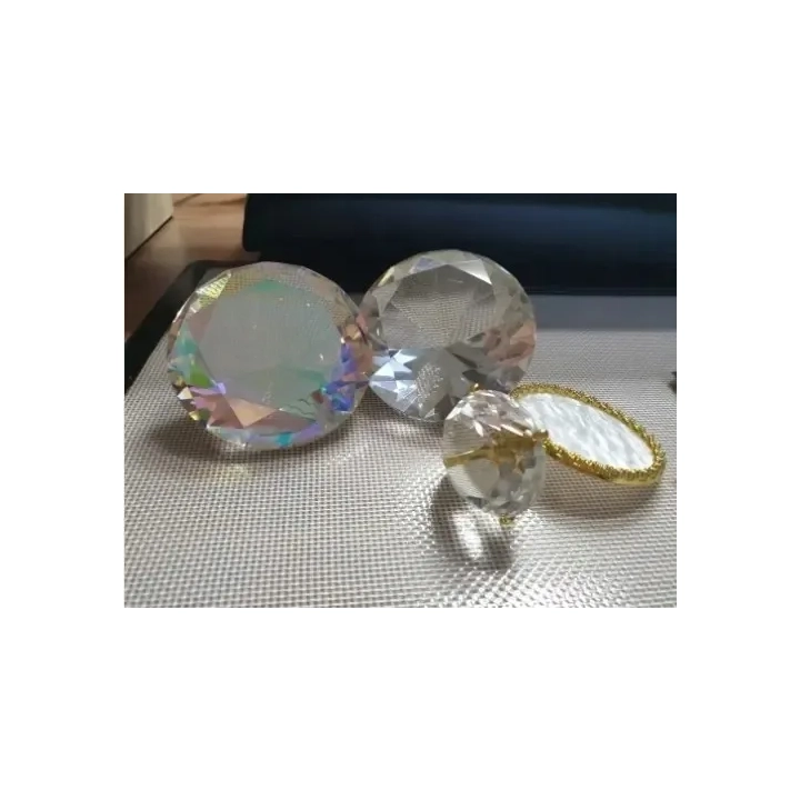 Diament ze szkła kryształowego K9 Kryształ dekoracyjny diament K9 z przezroczystego szkła, idealny do wystroju wnętrz