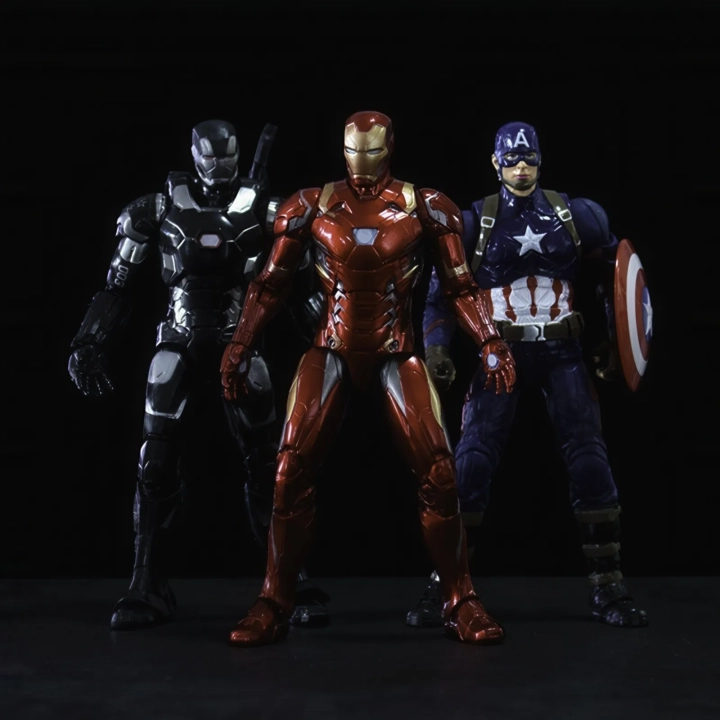 Figurka Iron Mana, Avengers, Wojna Domowa Marvela. 17 cm. Na stojaku