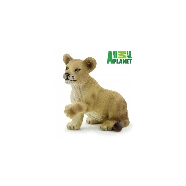 ANIMAL PLANET lew młody siedzący 387012 5cm