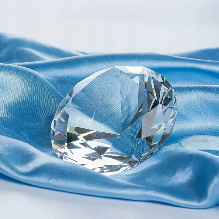 Diament ze szkła kryształowego K9 Kryształ dekoracyjny diament K9 z przezroczystego szkła, idealny do wystroju wnętrz