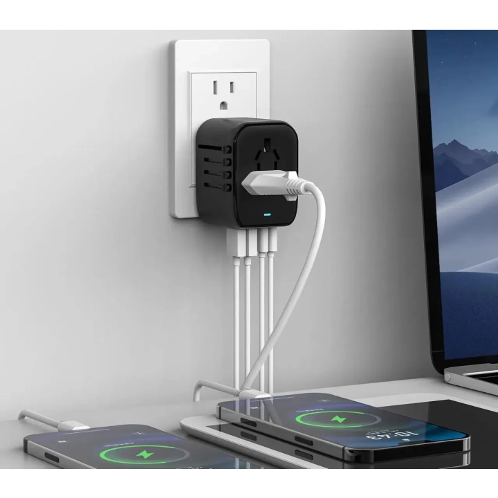 Uniwersalny adapter podróżny USB-A x2/USB-C x2 do ładowania czarny