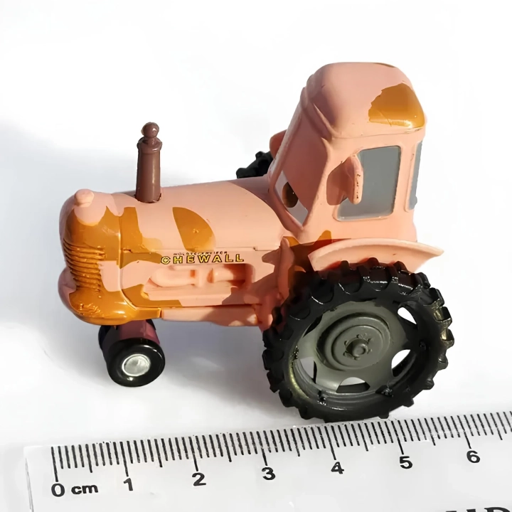 Zabawka z bajki Auta, traktor z fantastycznego Auta figurka z filmu Auta