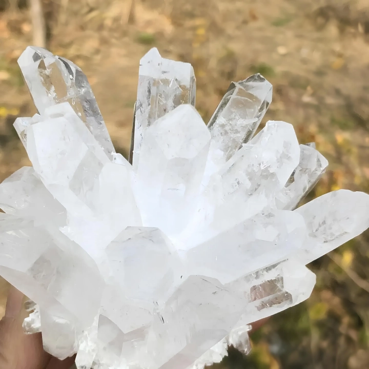 Biały kwarc Mineralny naturalny duży 100g kamień dekoracyjny do medytacji, terapii energią i kolekcjonowania minerałów