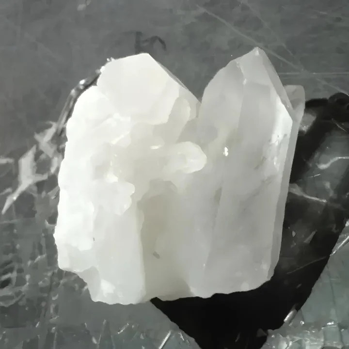 Biały kwarc Mineralny naturalny duży 100g kamień dekoracyjny do medytacji, terapii energią i kolekcjonowania minerałów