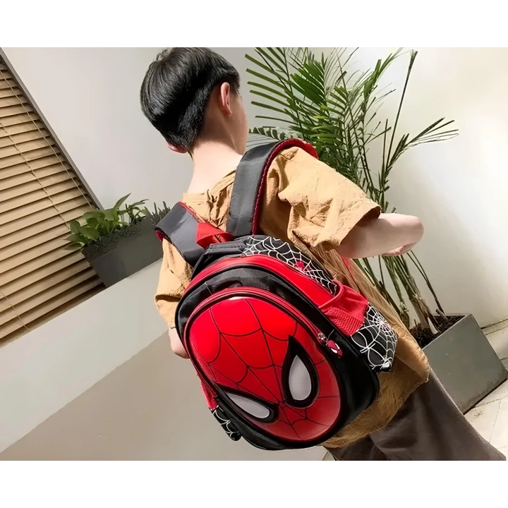 Plecak do przedszkola Spiderman 29 cm lekki i wygodny plecak z motywem superbohatera