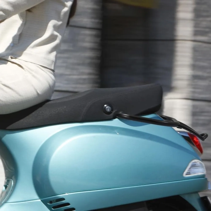Bagażnik tylny do skutera Vespa GTS/GTL/GTV/Super Artudatech POWYSTAWOWY