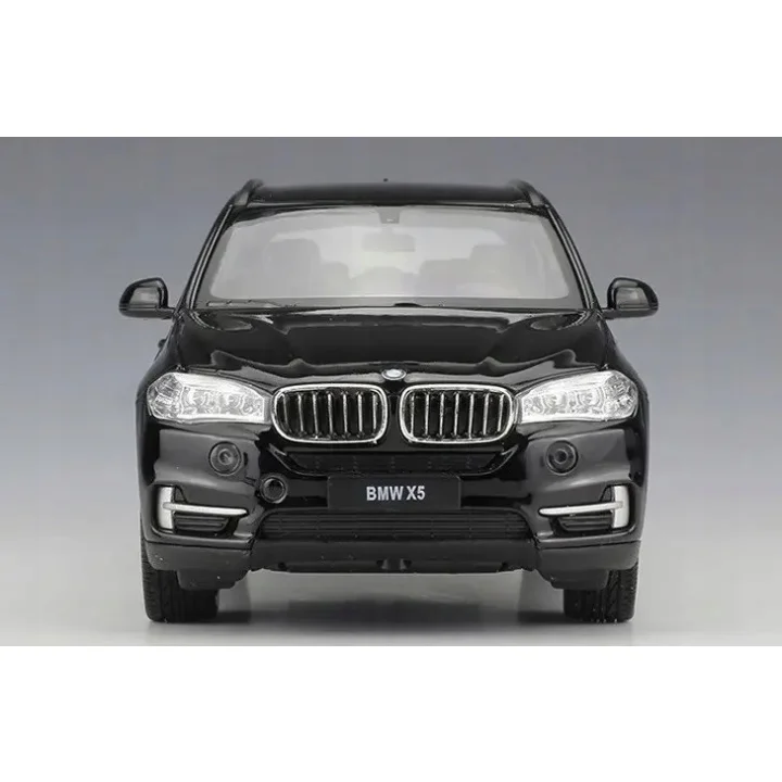 Model BMW X5 w skali 1:24 czarna kolekcjonerska miniatura luksusowego SUV-a